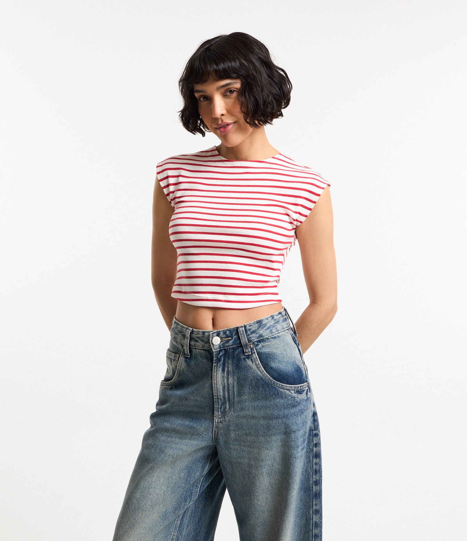 Blusa em Ribana com Listras e Ombro Caído Branco/Vermelho 1