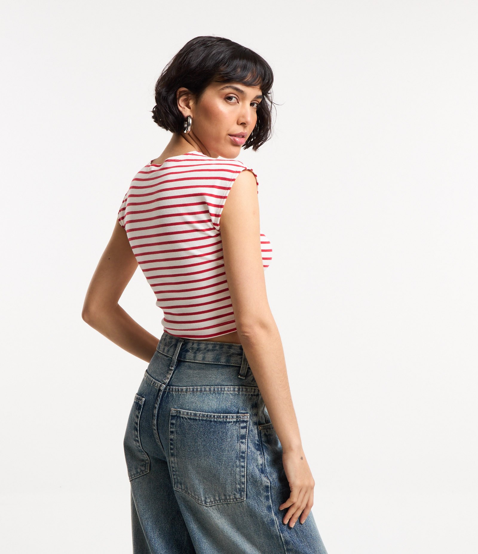 Blusa em Ribana com Listras e Ombro Caído Branco/Vermelho 3