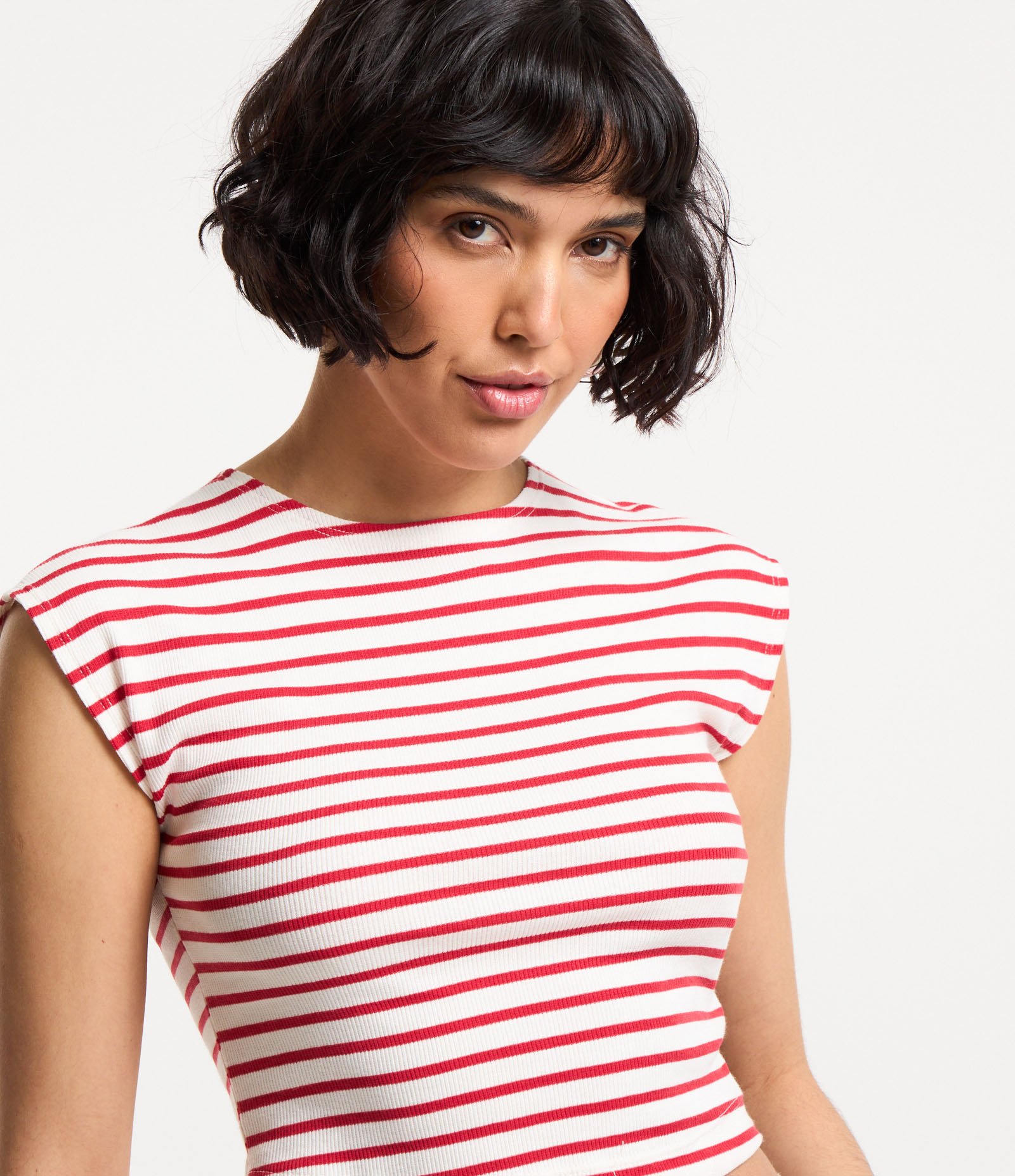 Blusa em Ribana com Listras e Ombro Caído Branco/Vermelho 4