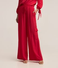 Calça Fluida em Viscose com Bolso Cargo Lateral