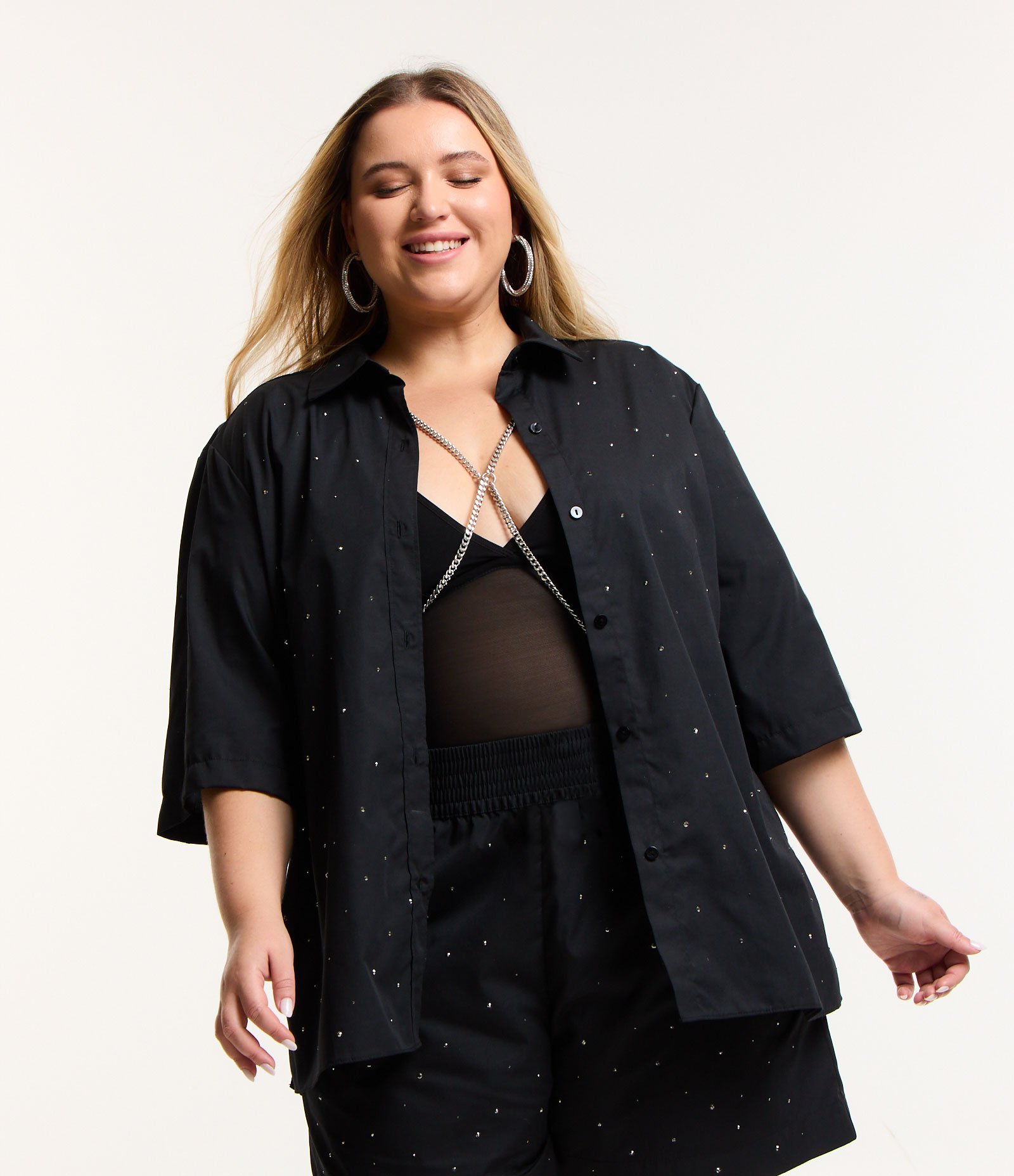 Camisa em Tricoline com Aplicação de Brilhos Curve & Plus Size Preto 1