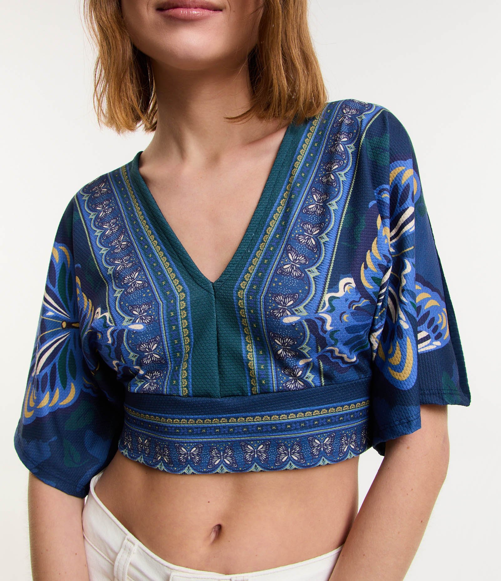 Blusa Cropped Kimono com Estampa de Borboletas Azul 4