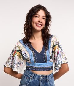 Blusa Cropped Texturizada com Estampa Floral com Tucanos