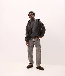 Calça Jeans Baggy com Bolsos Cargo