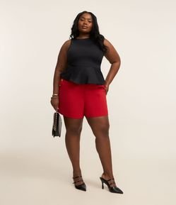 Bermuda em Crepe com Detalhe de Botões nos Bolsos Curve & Plus Size