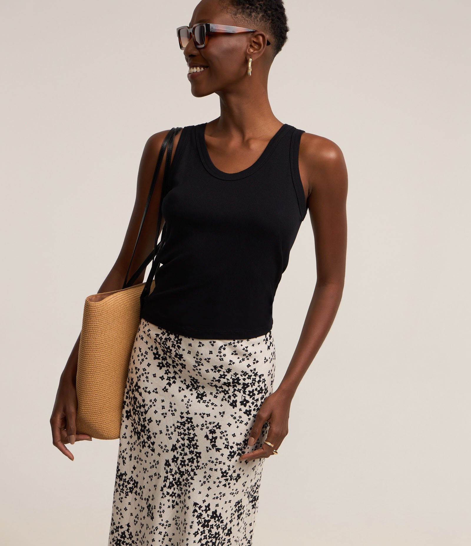 Saia Midi em Viscolinho com Estampa Floral Branco/ Preto 2