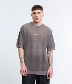 Camiseta Relaxed em Algodão com Efeito Crochê e Estampa Lettering