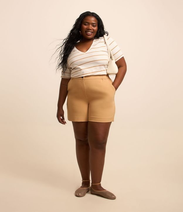 Short Alfaiataria com Elástico e Dois Botões no Cós Curve & Plus Size