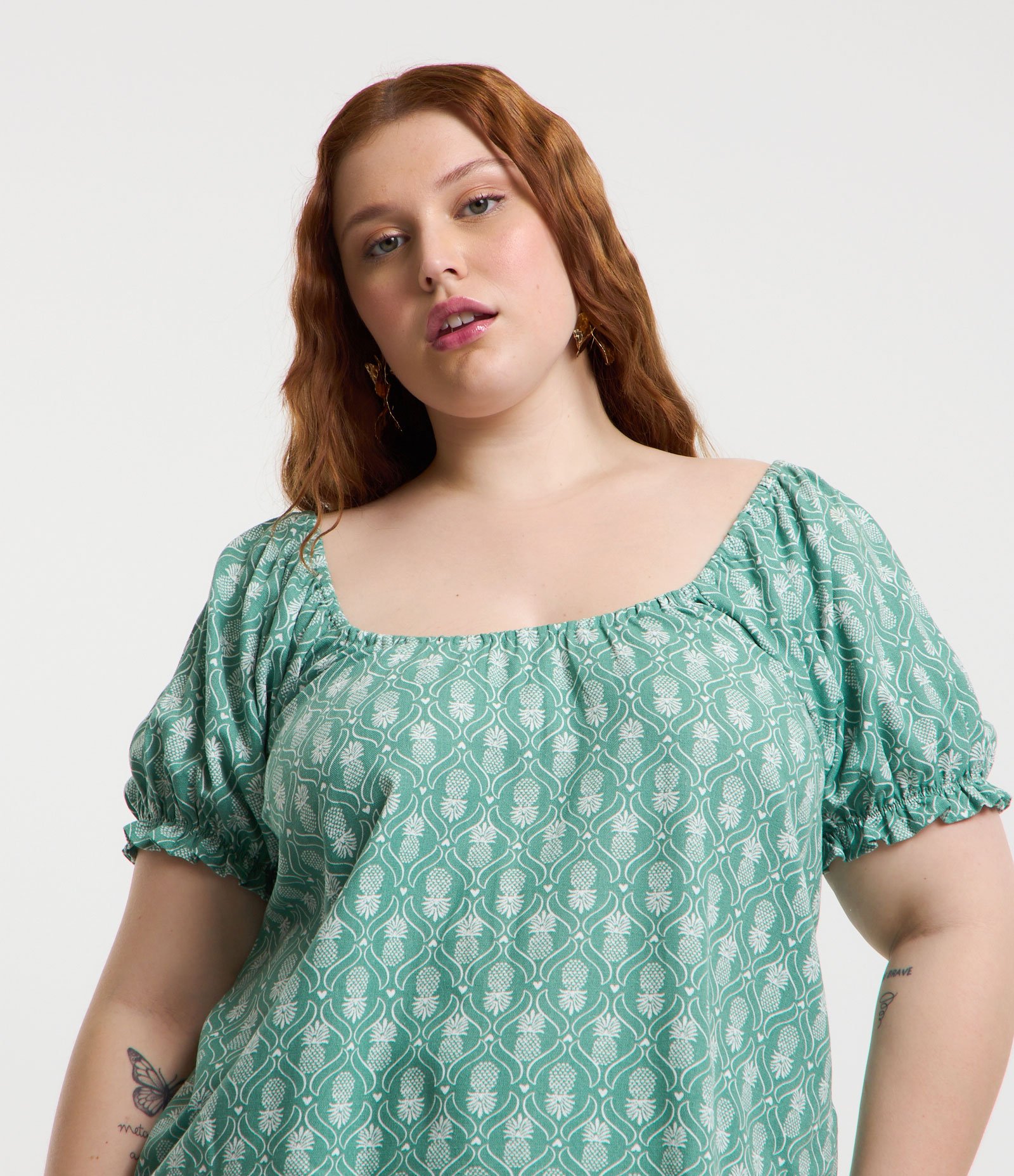 Blusa Viscolinho Manga Bufante e Estampa Curve & Plus Size Verde 3