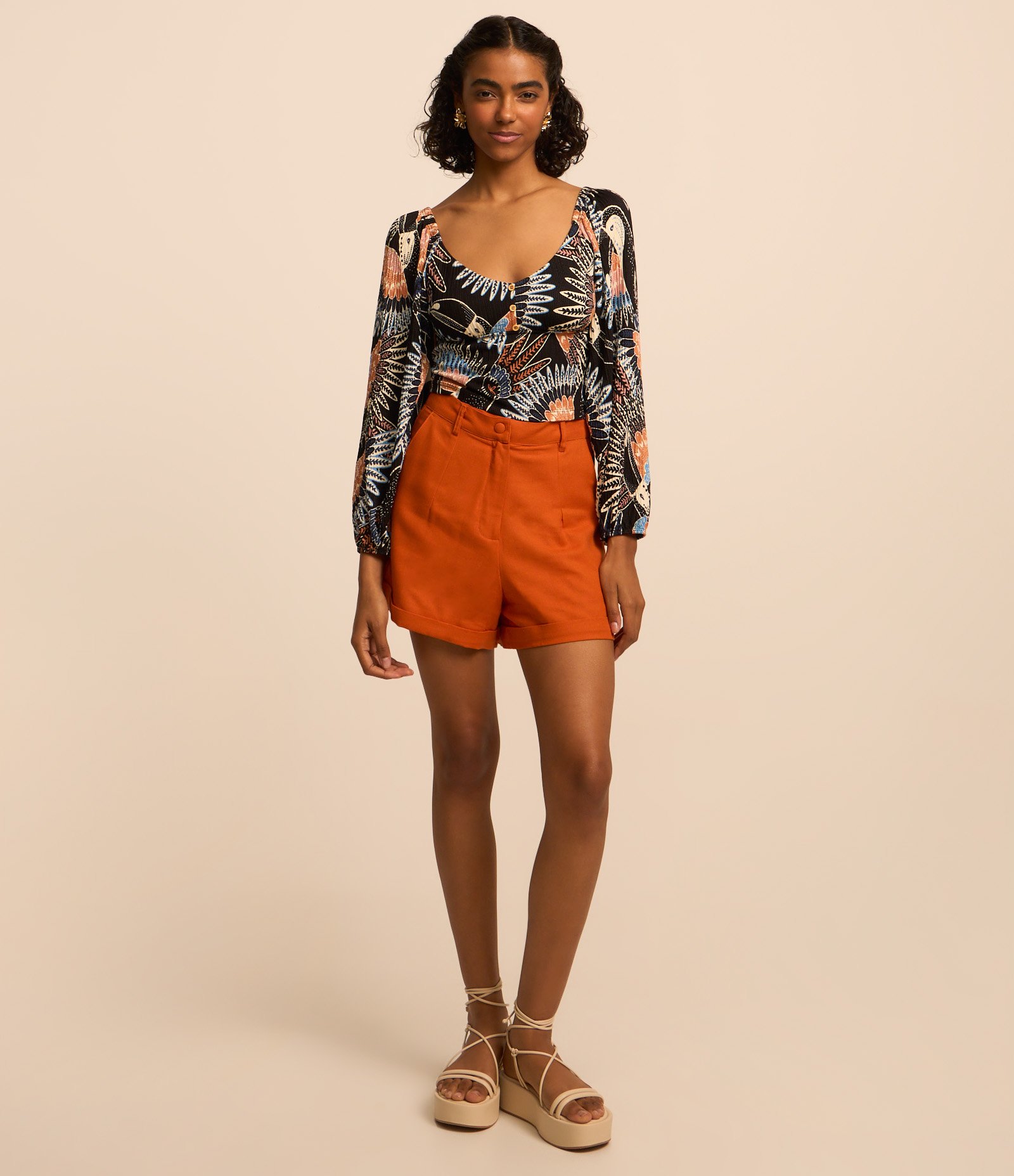 Blusa Texturizada com Estampa de Tucanos Preto 2