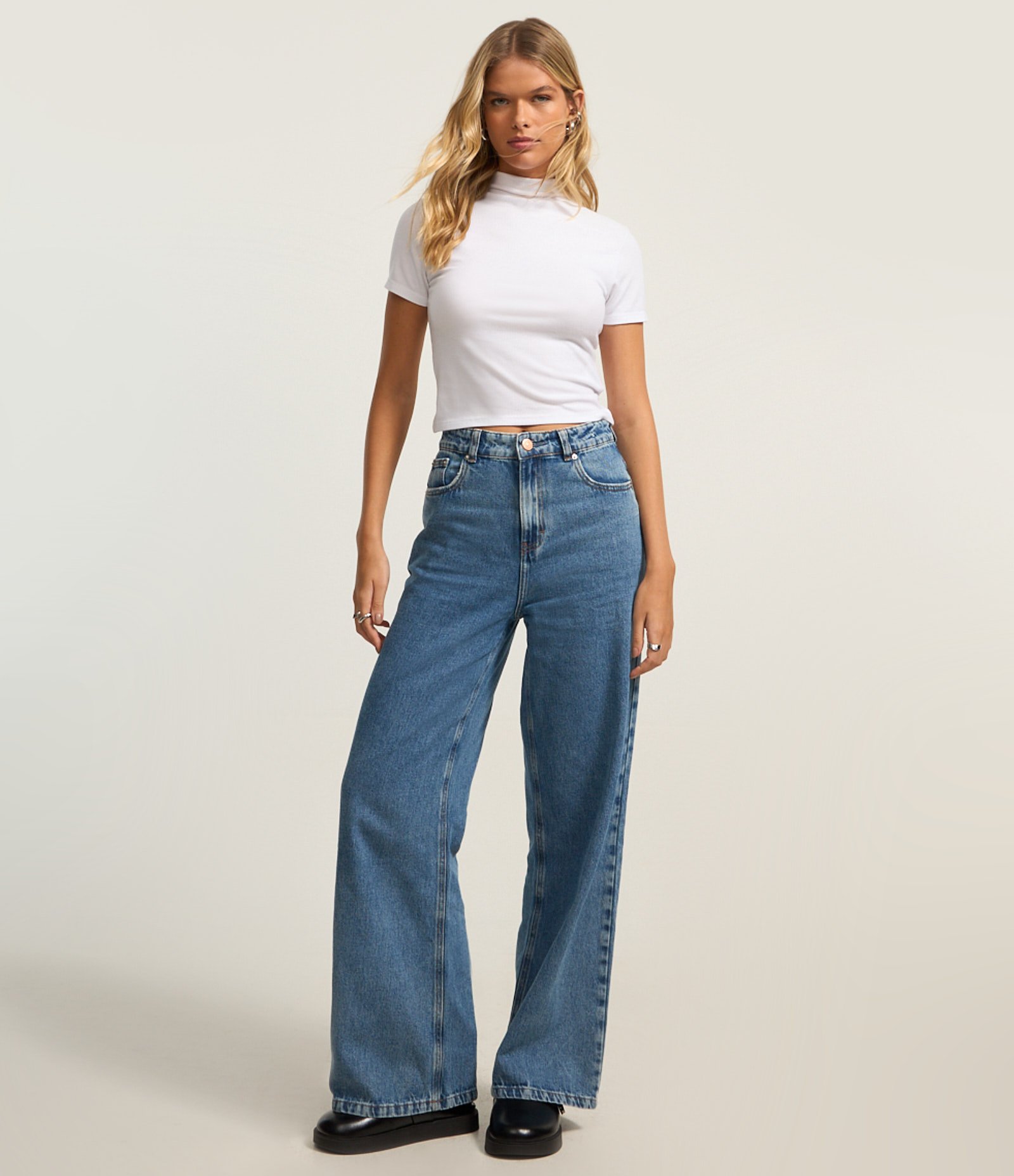 Blusa em Ribana com Golinha Alta Inteira Branco 2