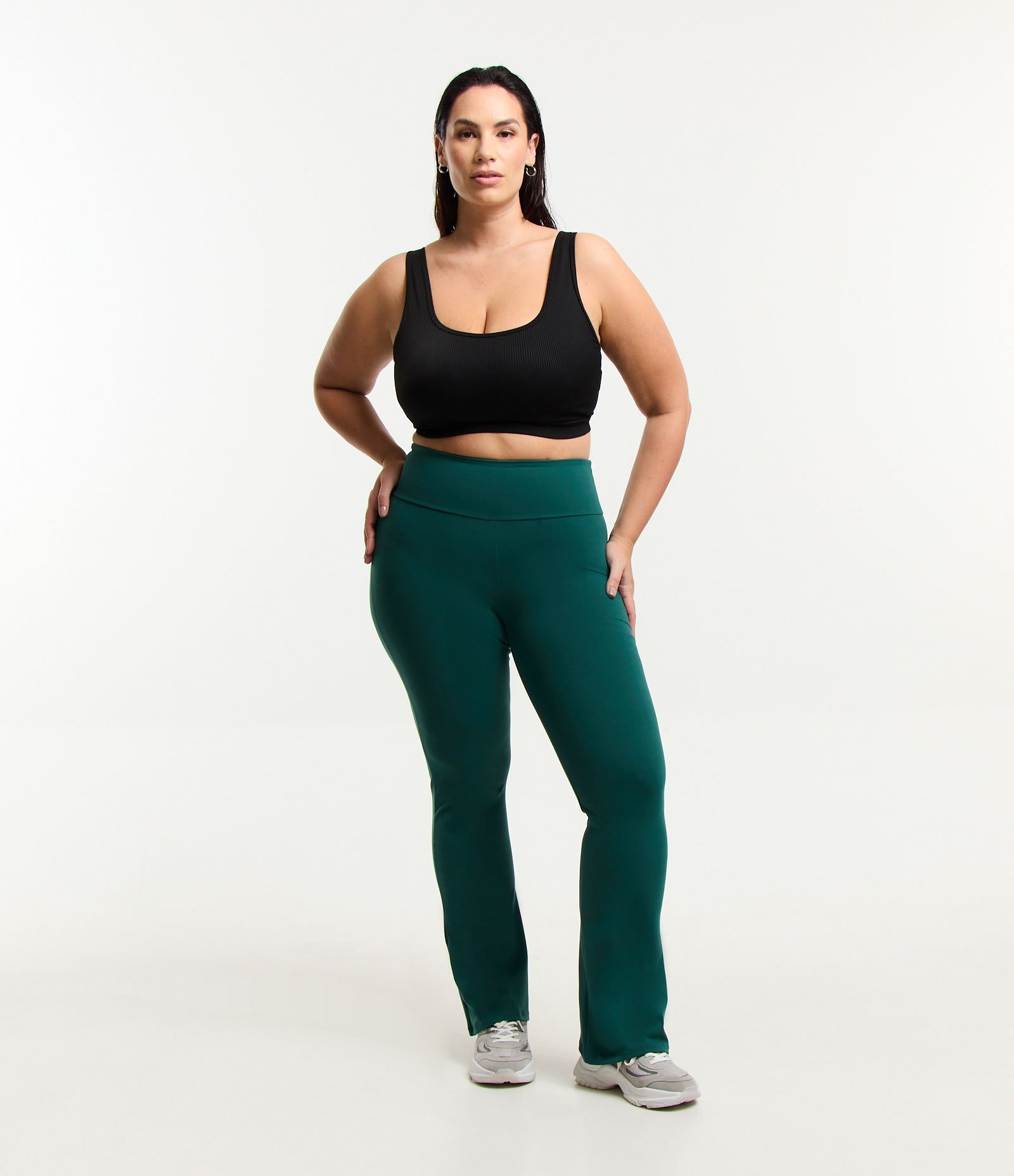 Calça Reta Esportiva em Poliamida Tecnologia Dry Curve & Plus Size Verde 1