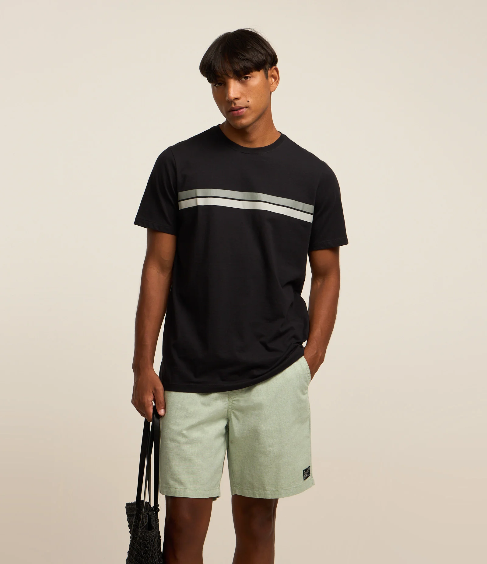 Bermuda Texturizada com Cós Elástico e Cordão para Ajuste Verde Claro 2