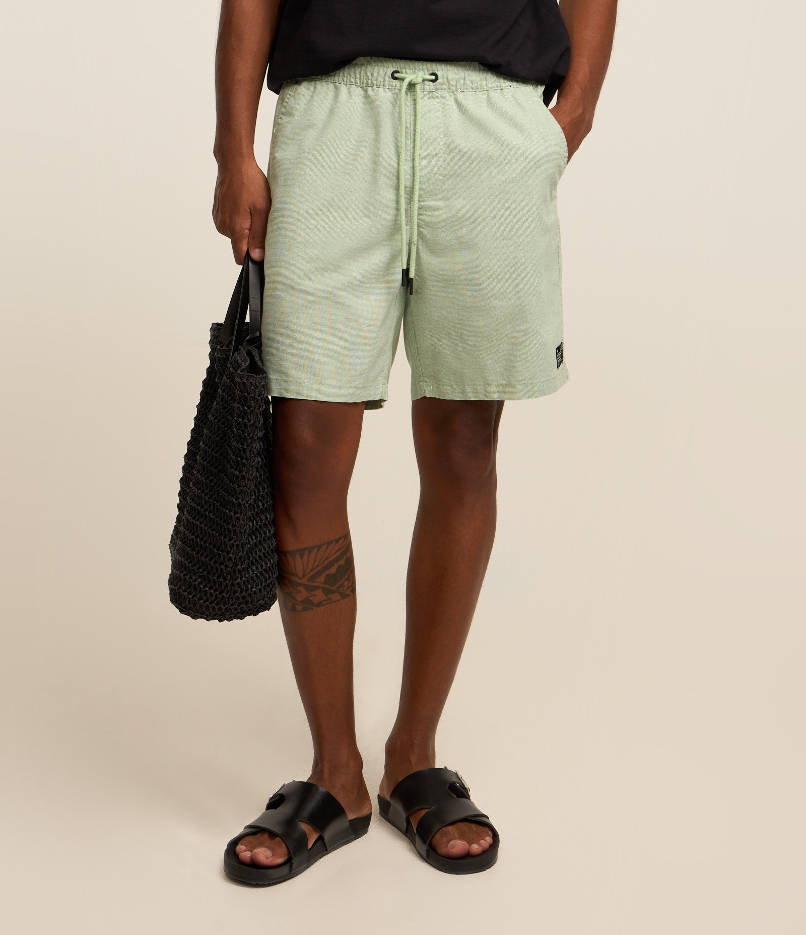 Bermuda Texturizada com Cós Elástico e Cordão para Ajuste Verde Claro 3