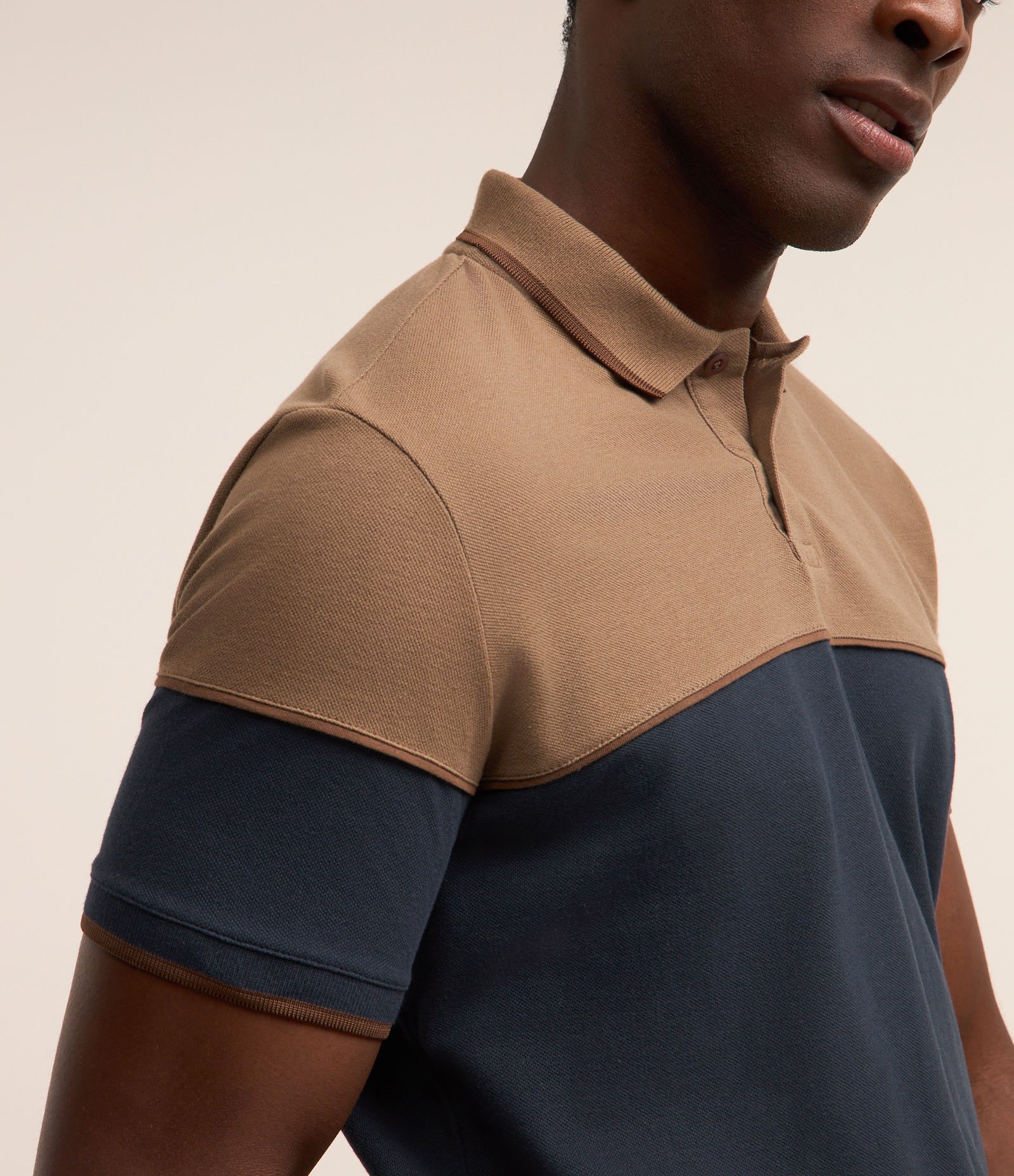 Camisa Polo Regular em Malha Piquet com Blocos de Cor e Friso Contrastante 5