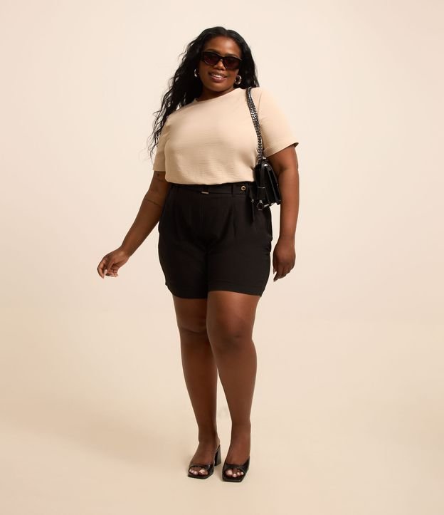 Bermuda Airflow com Cinto Afivelado Curve & Plus Size