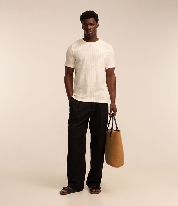 Camiseta Regular com Textura e Renda