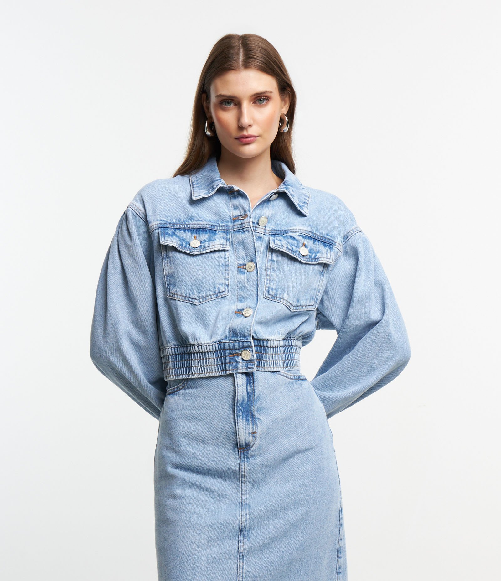 Jaqueta Cropped Jeans com Barra Ajustada e Bolso com Lapela Azul 1
