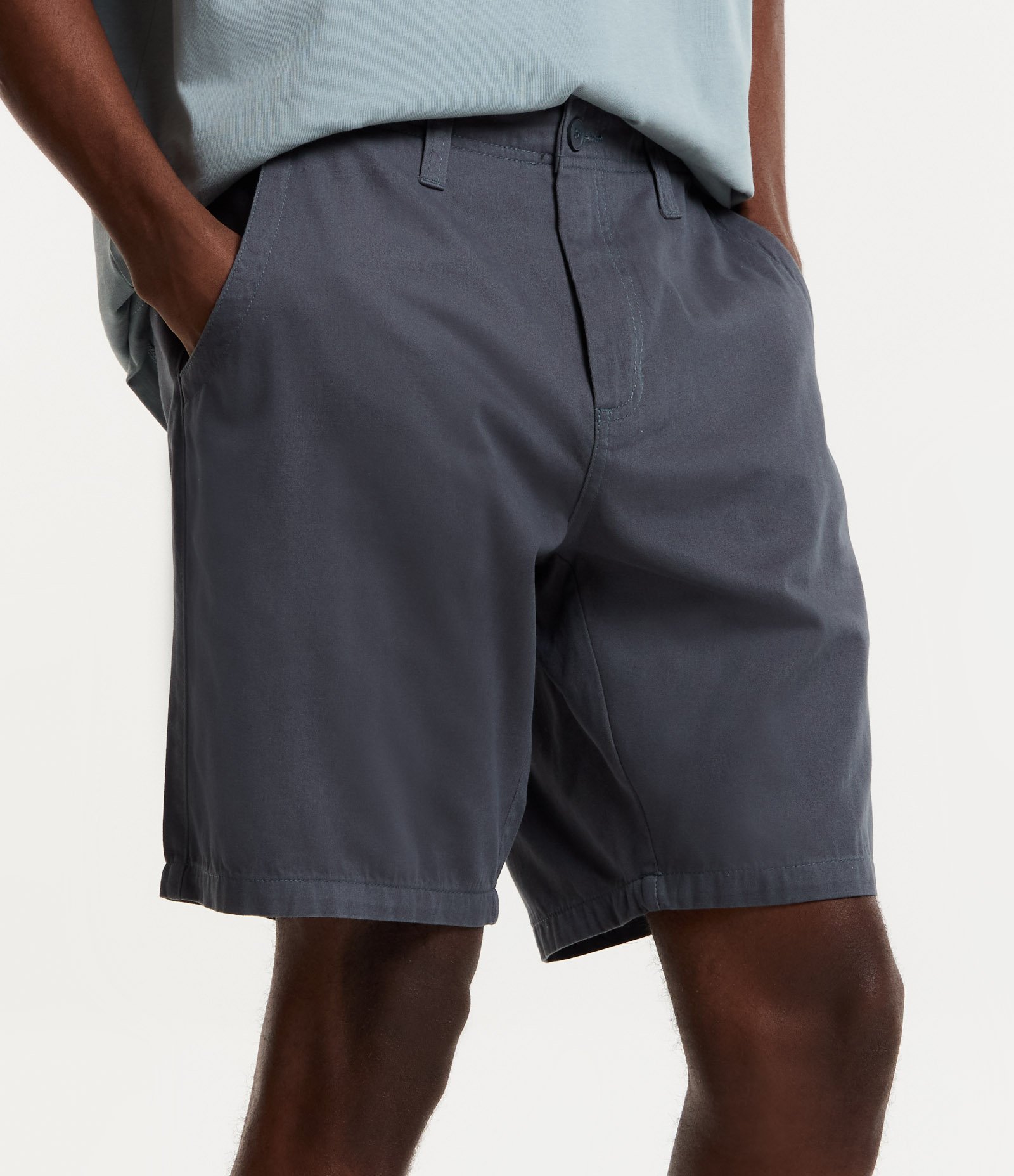 Bermuda Slim Alfaiataria em Sarja com Bolsos 2