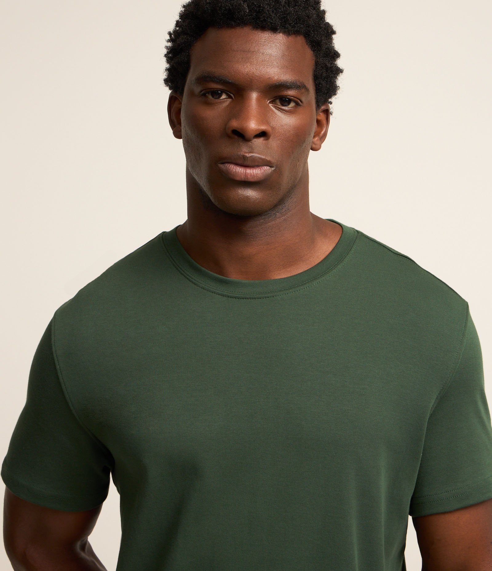 Camiseta Regular em Algodão com Gola Redonda Verde Escuro 3
