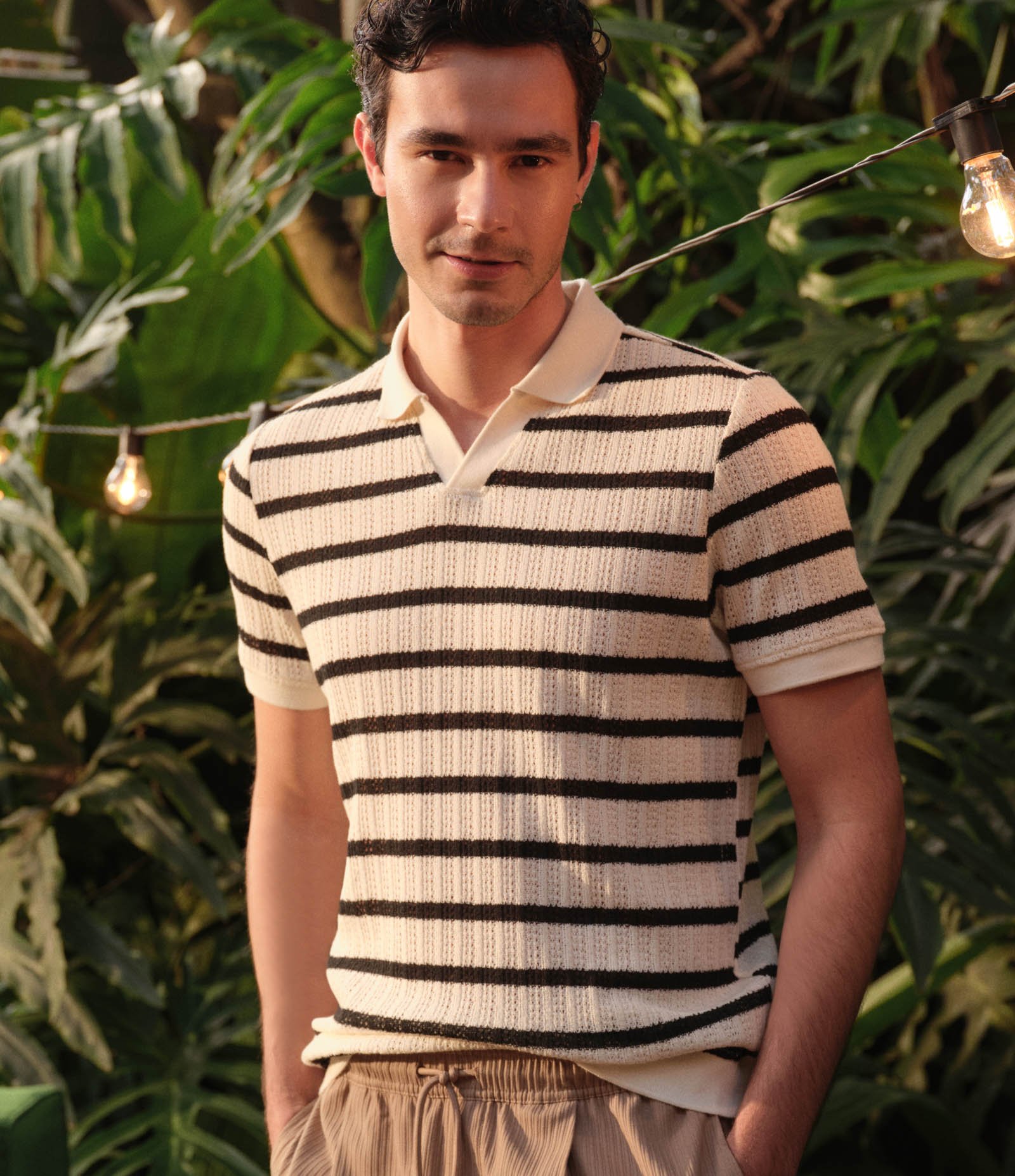 Camiseta Polo Regular em Algodão Listrada com Textura Efeito Crochê Off White/ Preto 1
