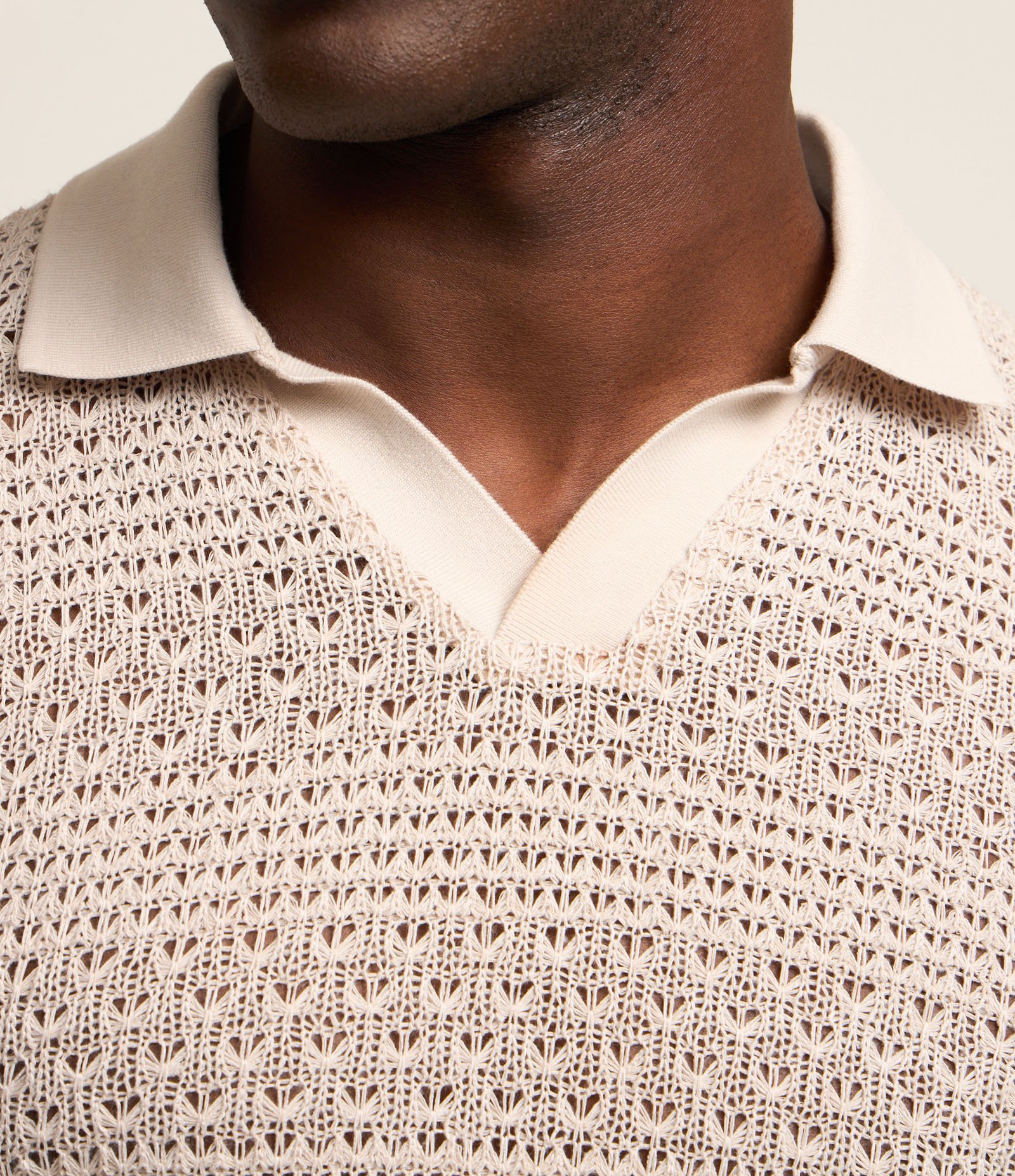 Camisa Regular em Textura e Gola Polo Bege 6