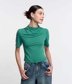 Blusa em Microfibra com Gola Alta