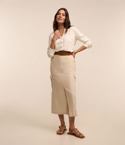 Saia New Midi em Viscose e Linho com Bolsos Laterais e Fenda