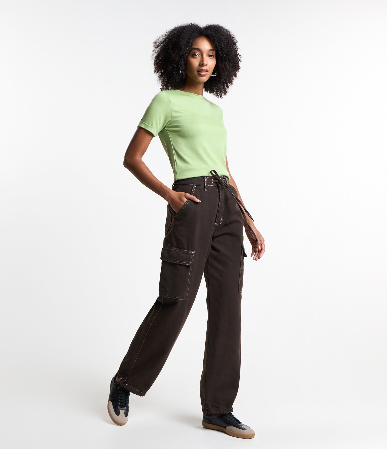 Blusa Básica em Viscose com Manga Dobrada Verde Claro 2