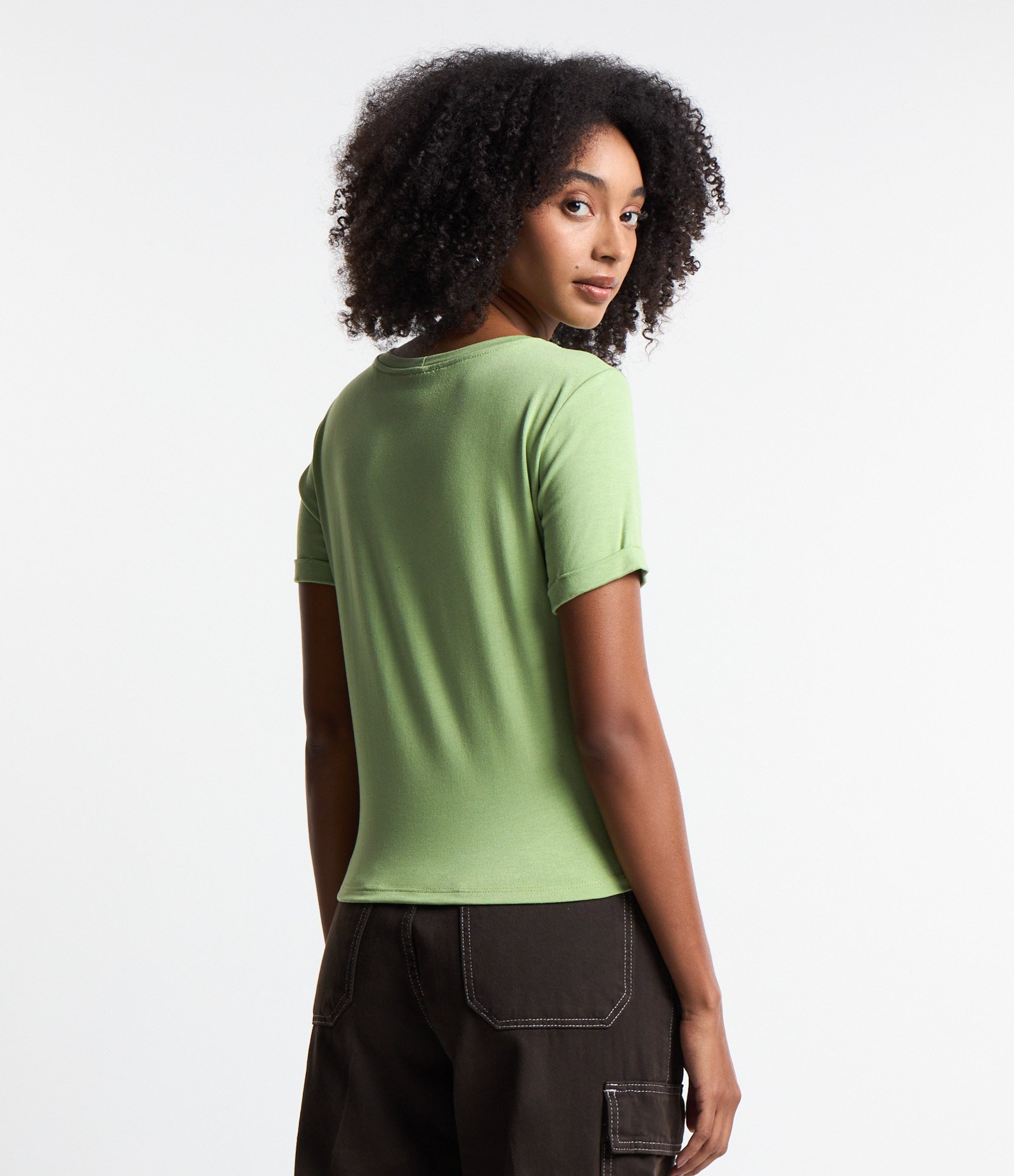 Blusa Básica em Viscose com Manga Dobrada Verde Claro 3