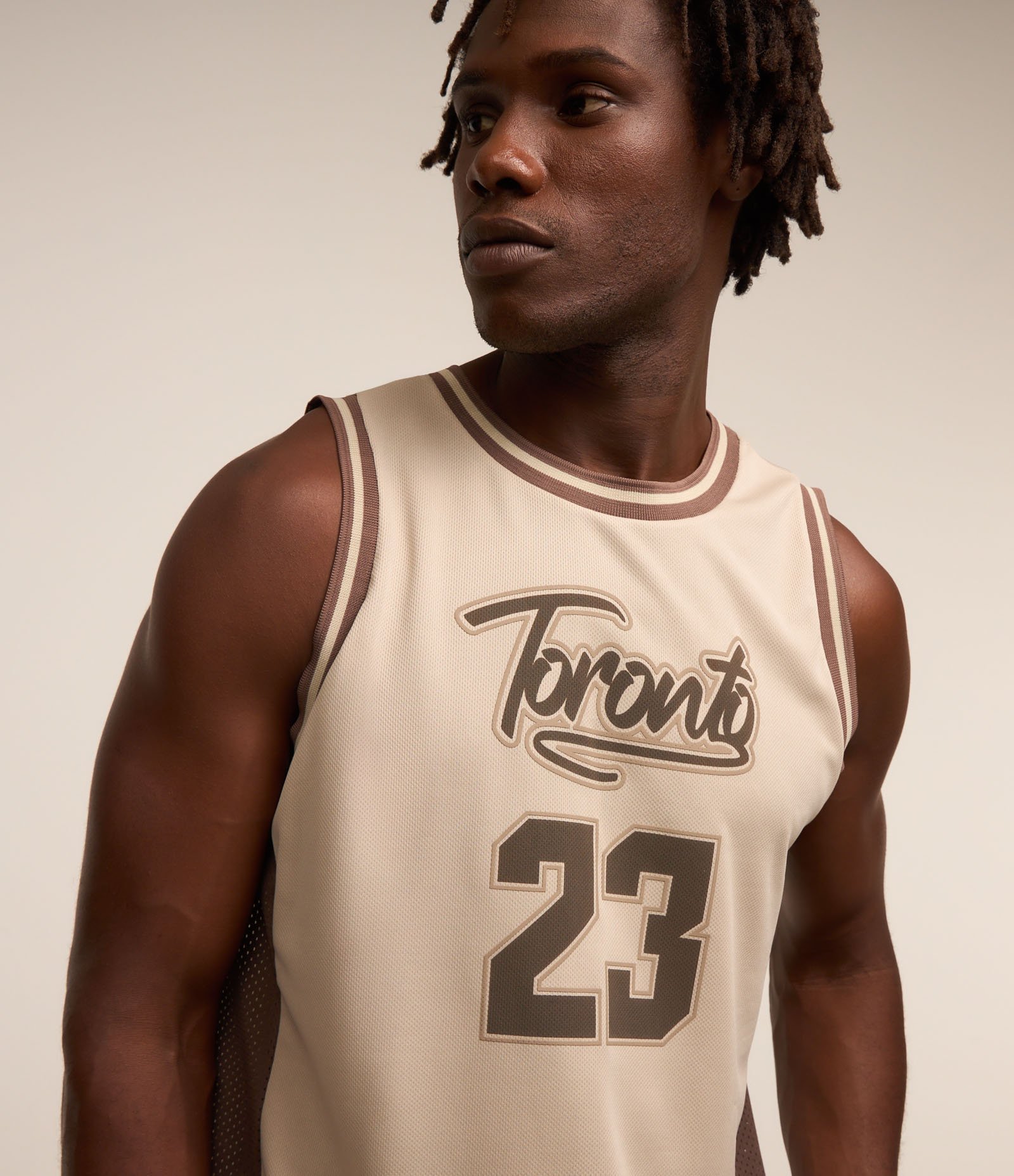 Regata Esportiva de Basquete com Estampa Toronto Bege 1