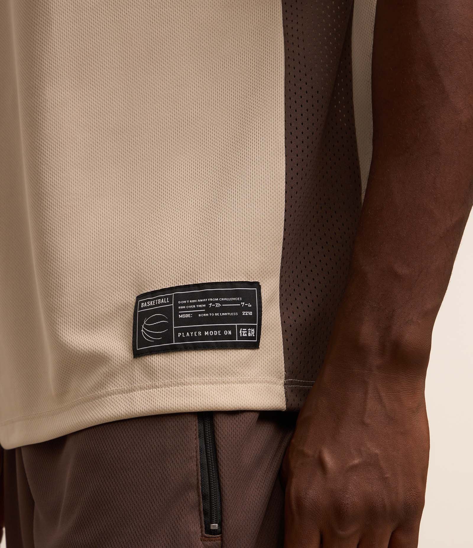 Regata Esportiva de Basquete com Estampa Toronto Bege 4