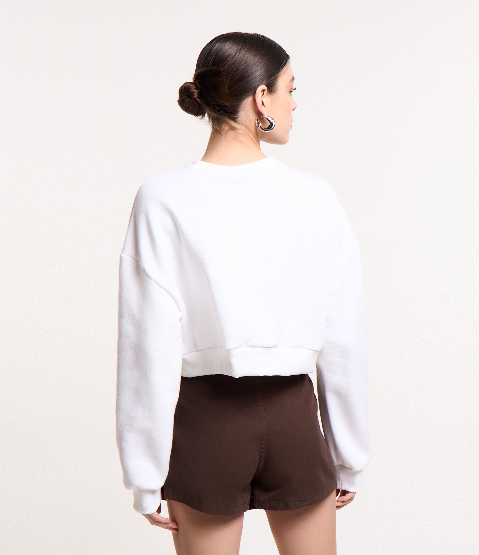 Blusão Curto em Moletom Forro Fleece com Estampa Café e Flores Branco 3