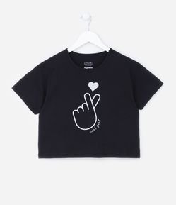 Camiseta Cropped Infantil em Algodão Estampa Dedinhos de Coração com Glitter - Tam 5 a 14 anos