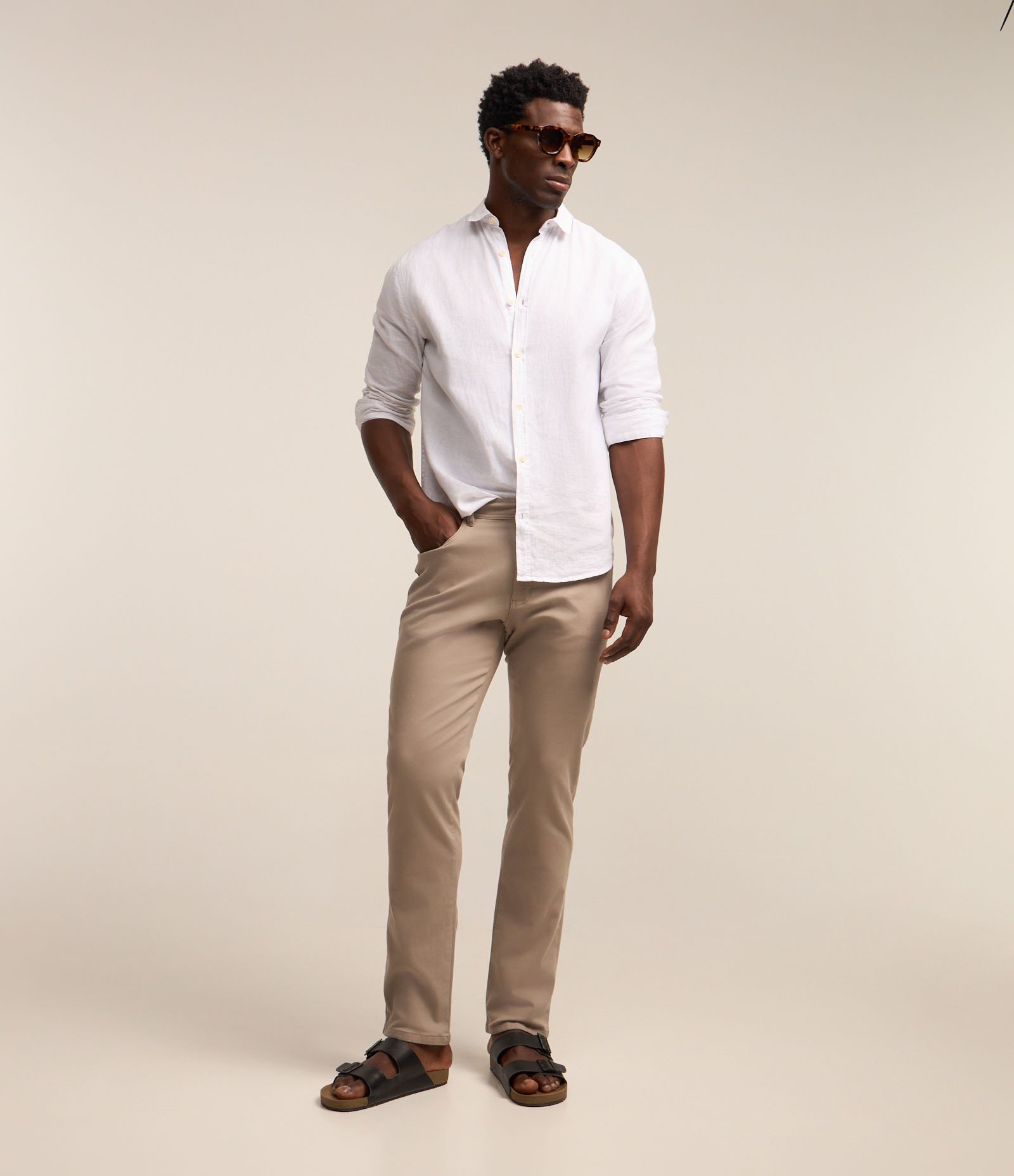 Calça em Sarja com Cós Elastano Marrom claro 2