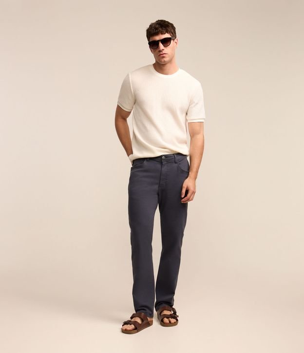 Calça em Sarja com Cós Elastano