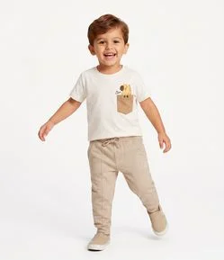Camiseta Infantil com Bolsinho e Estampa de Capivara - Tam 1 a 5 anos