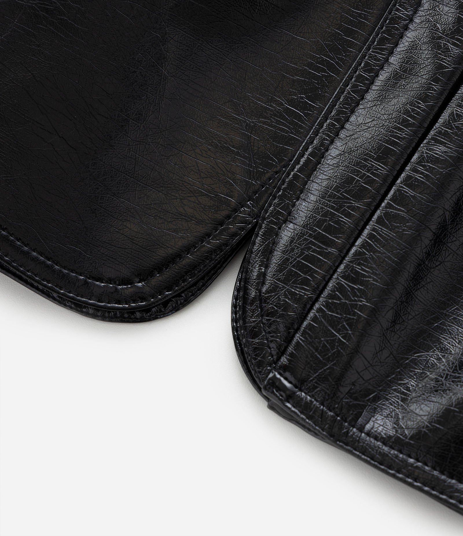 Saia Infantil em Material Sintético com Fendas Laterais - Tam 5 a 14 Anos Preto 3