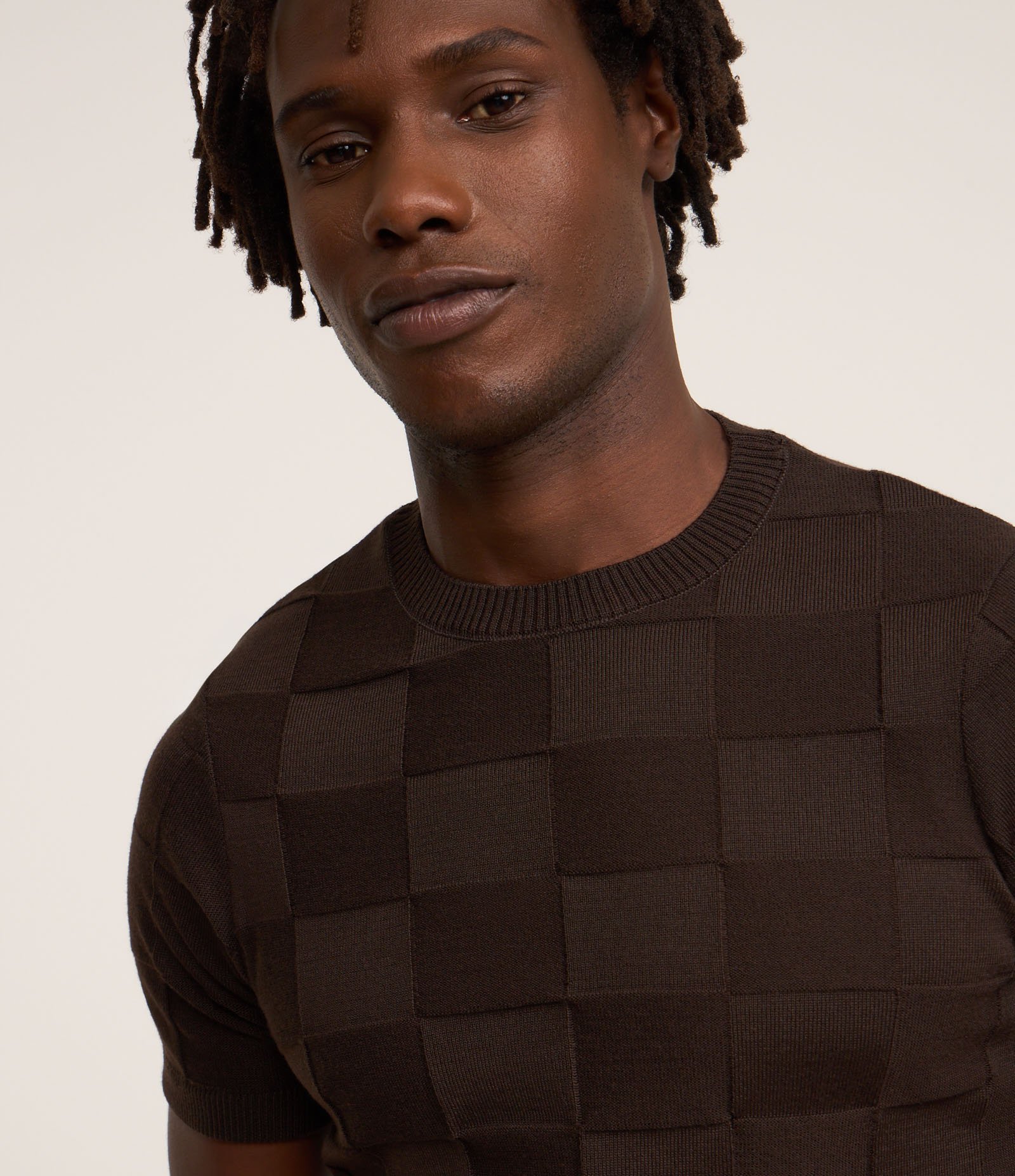 Camiseta em Tricô com Textura Quadriculada Marrom 4
