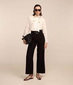 Calça Wide Leg em Viscose com Cinto Fivela