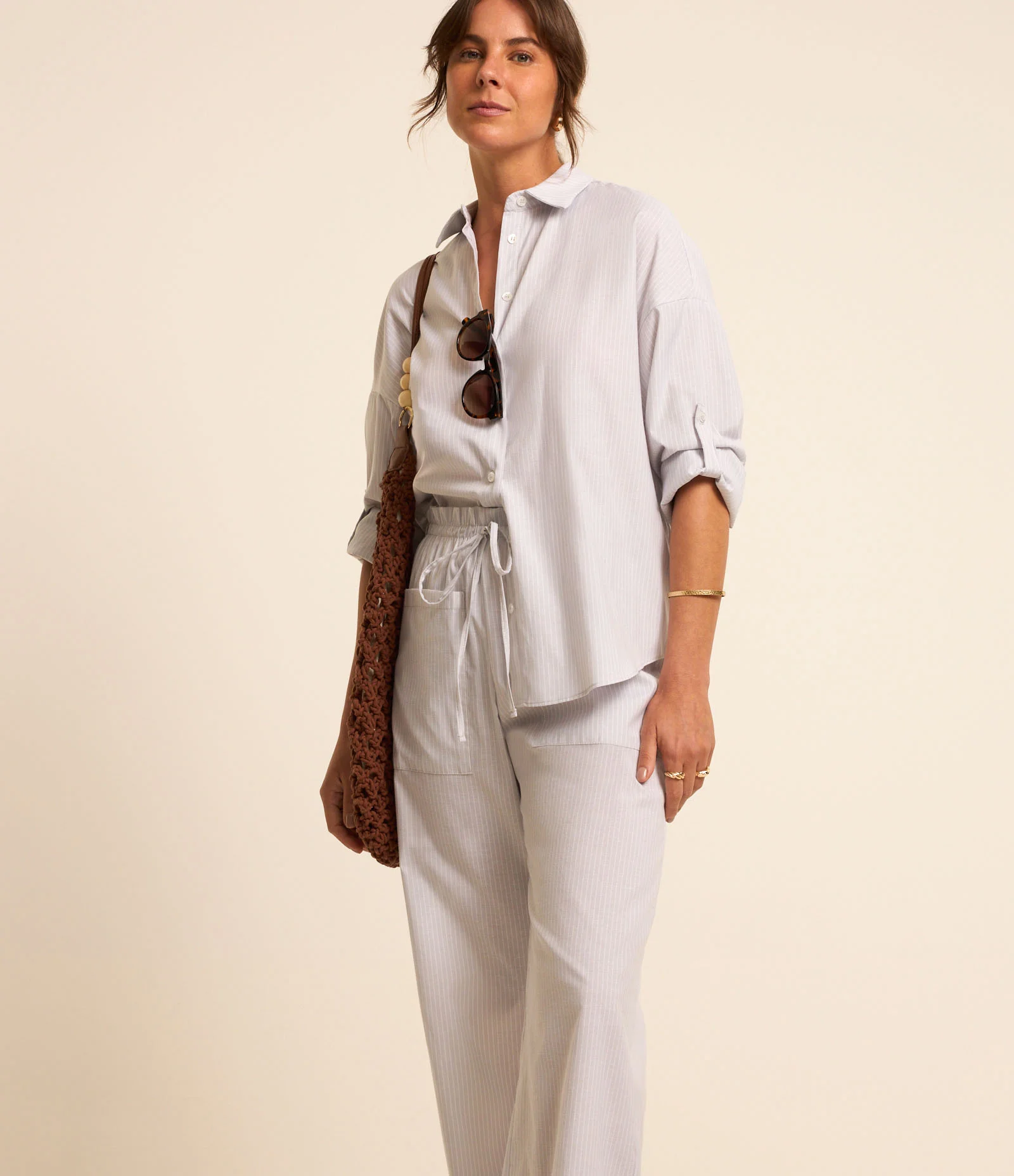 Calça Wide Leg em Tricoline Listrado com Fio Tinto Cinza 2