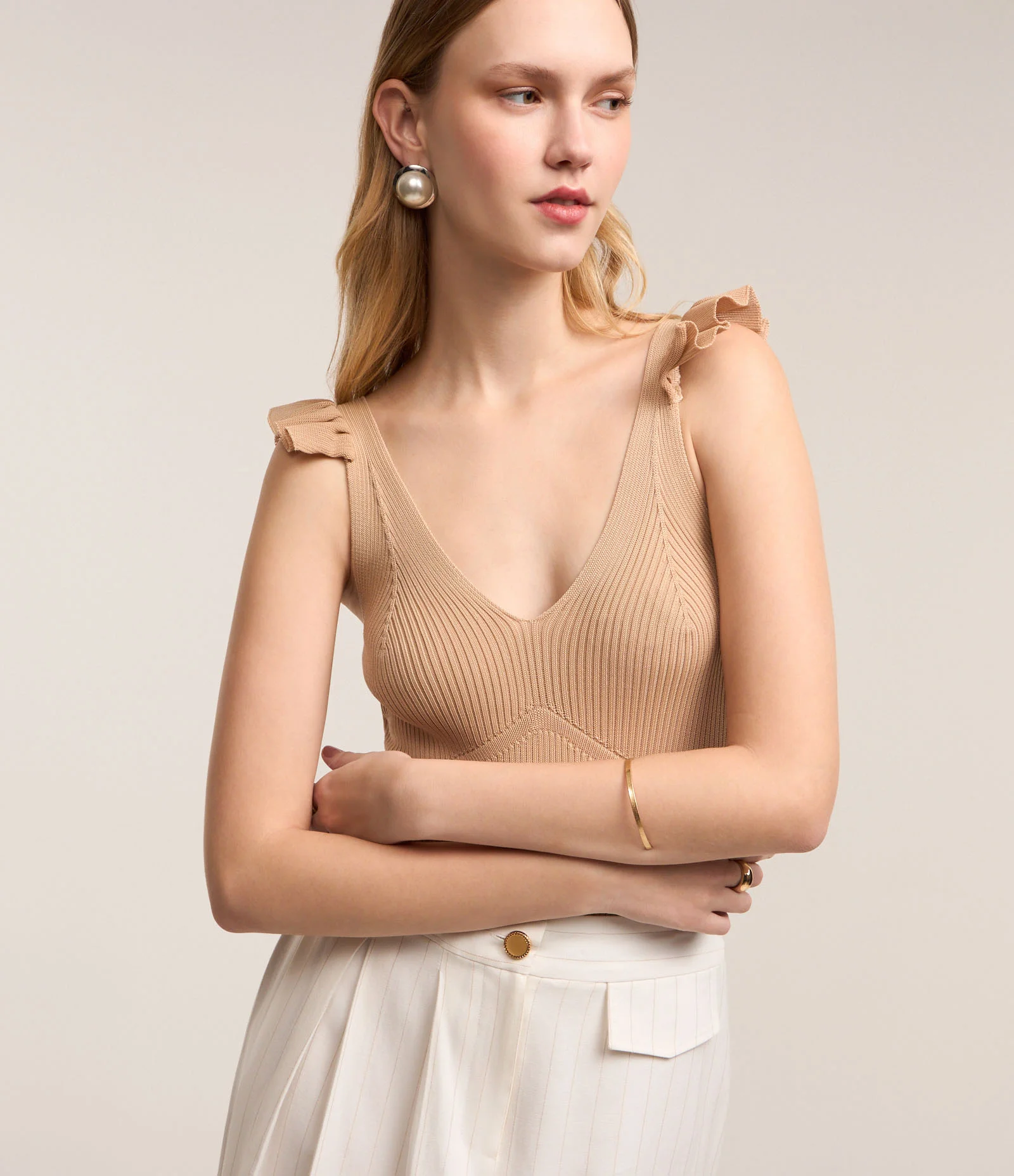 Body em Tricô Leve com Babado na Alça e Texturas Bege 1