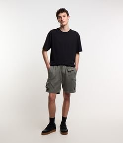 Bermuda Cargo em Moletom com Amarração na Cintura e Bolsos Táticos