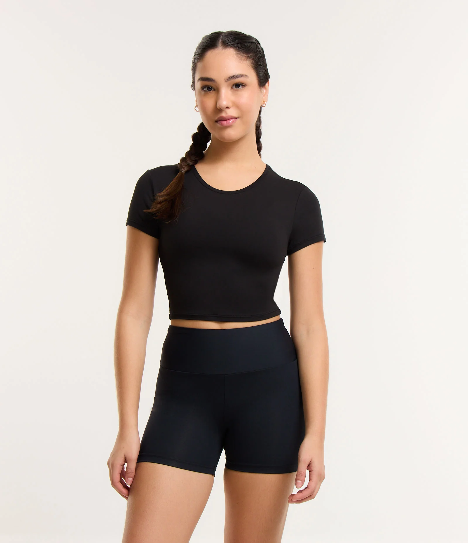 Camiseta Cropped Esportiva com Diferencial Toque Suave Preto 1