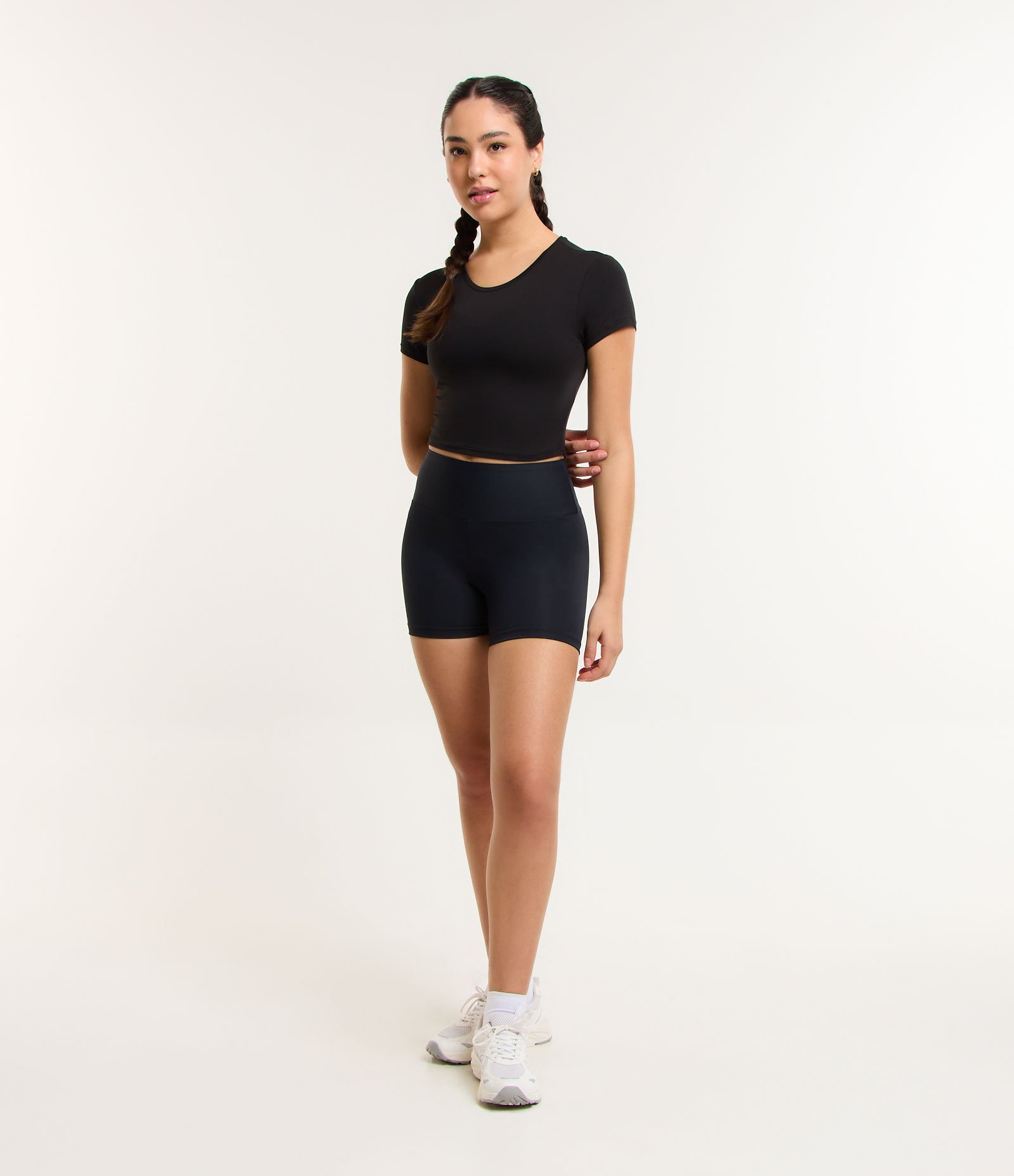 Camiseta Cropped Esportiva com Diferencial Toque Suave Preto 2
