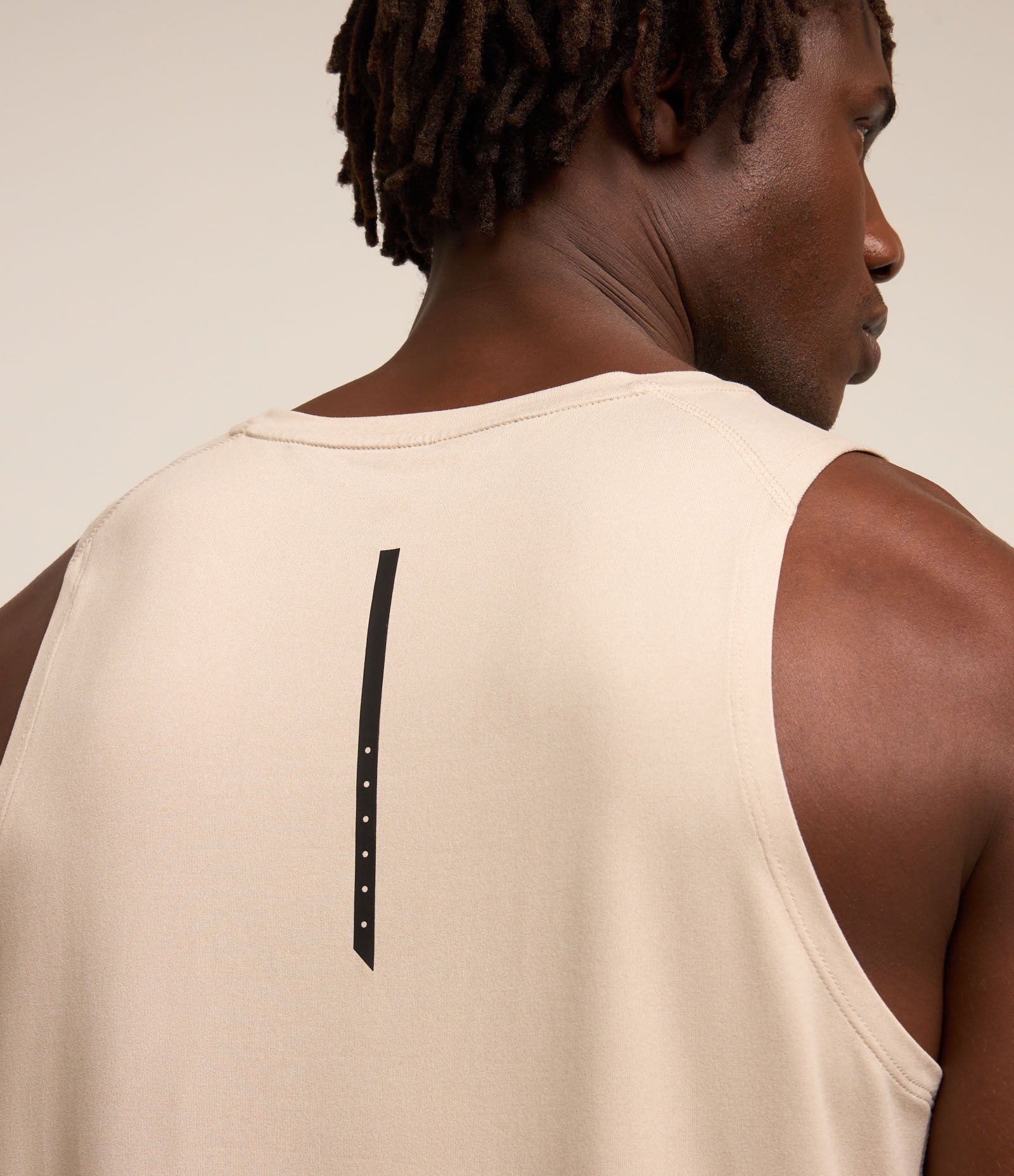 Regata Regular Esportiva com Etiqueta na Barra e Detalhe Contrastante Bege 3