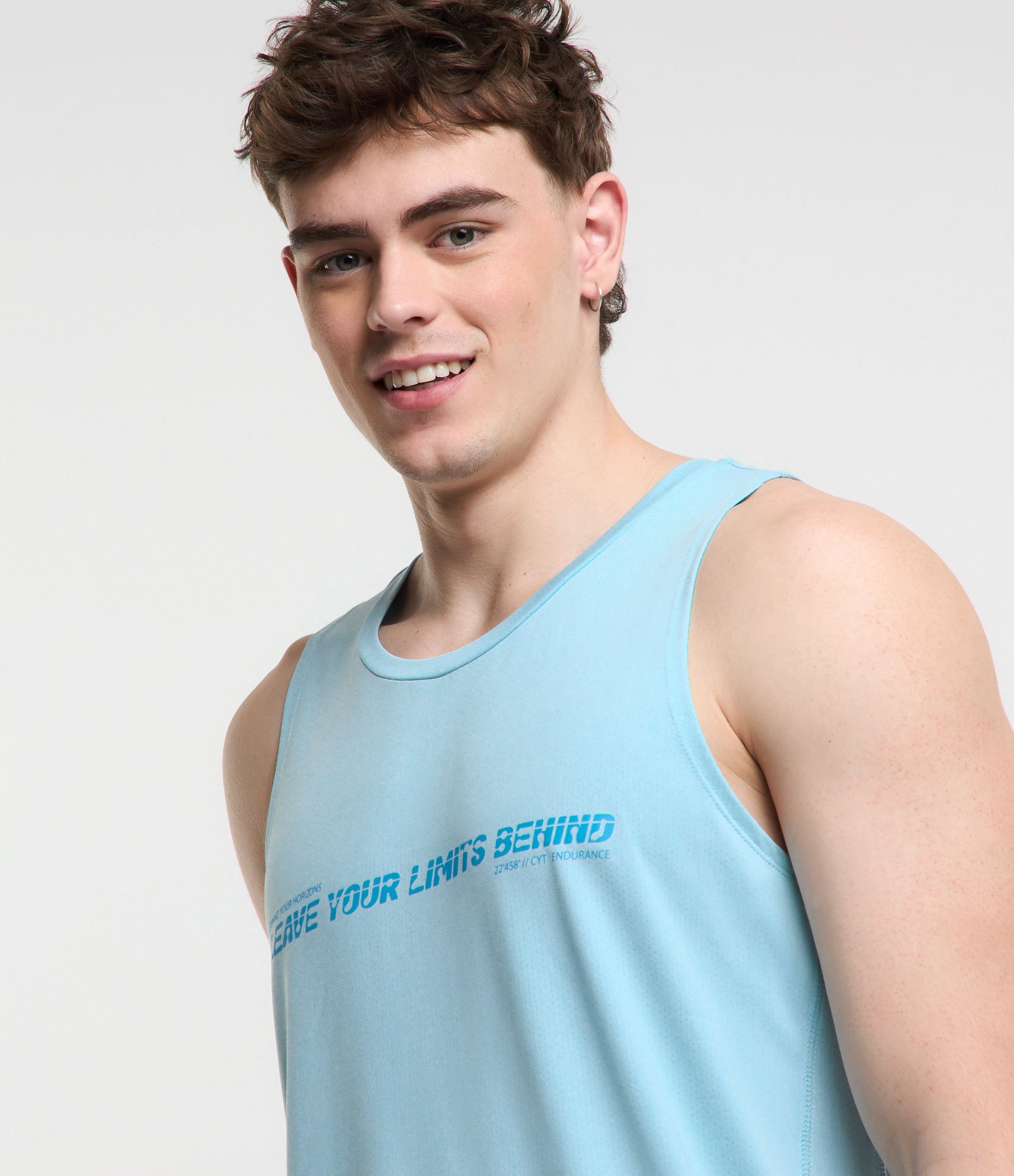 Regata Regular Esportiva com Estampa Lettering Azul 4