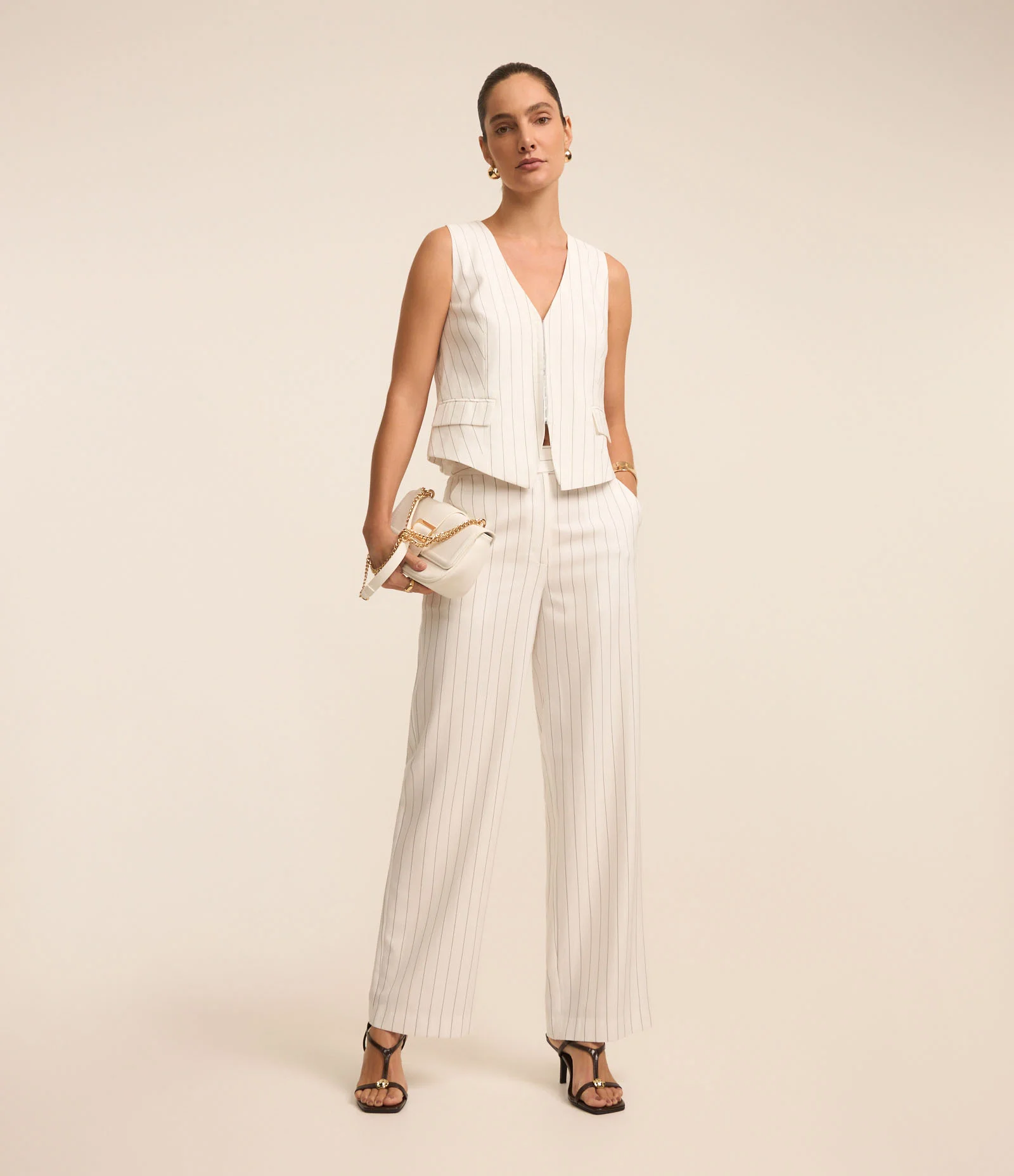 Colete Alfaiatado em Viscose Listrada com Riscas de Giz Branco 2