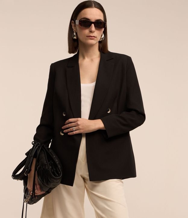Blazer Oversized Alfaiatado com Abotoamento Frontal