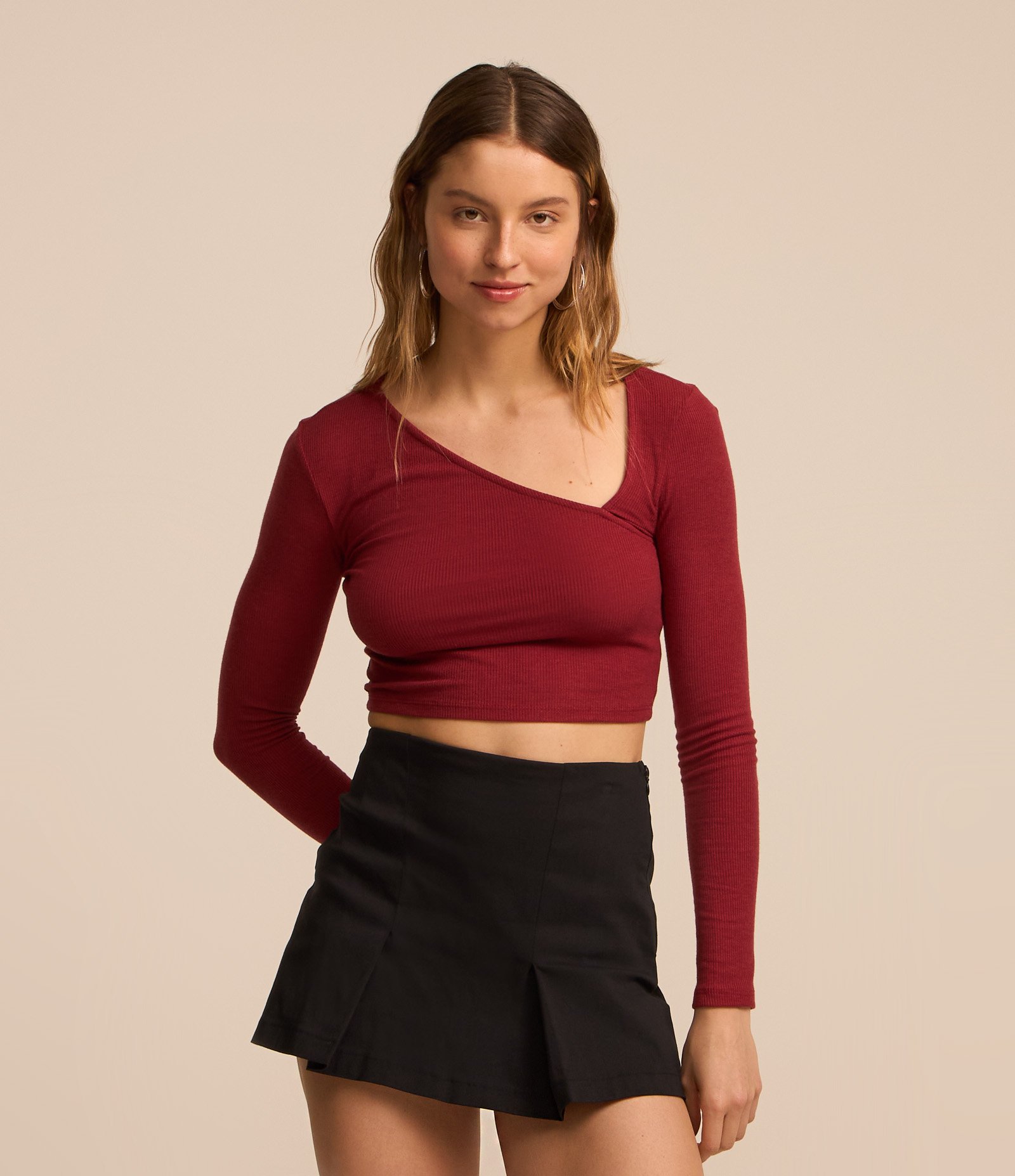 Blusa em Ribana com Decote Assimétrico Vermelho 1